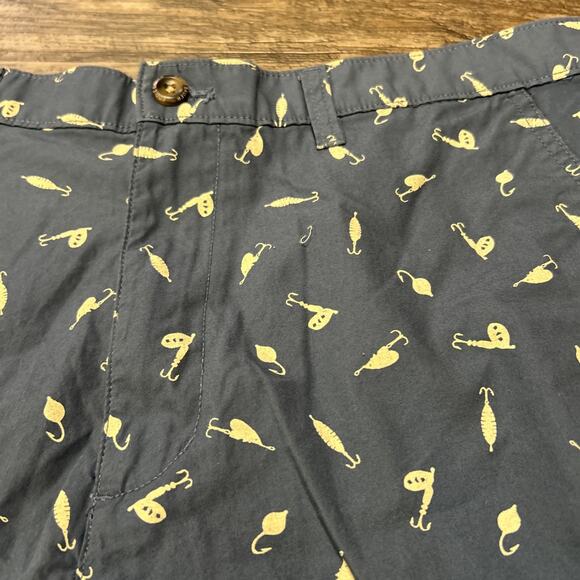 Eddie Bauer Fishing Lure Print Blue Shorts Men’s 38 Performance Golf Office - Picture 2 of 9